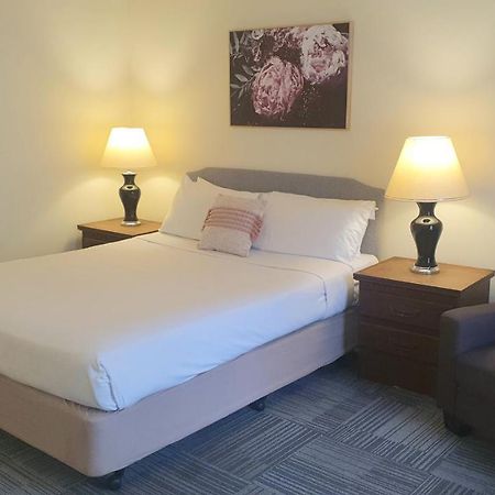 Hotel Cavalier Wantirna South Extérieur photo