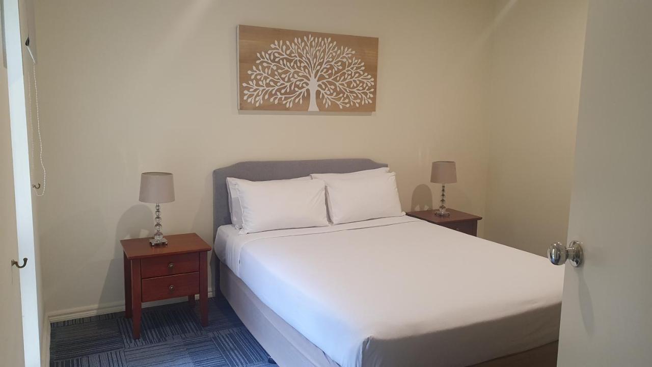 Hotel Cavalier Wantirna South Extérieur photo