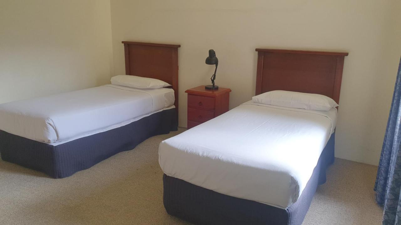 Hotel Cavalier Wantirna South Extérieur photo