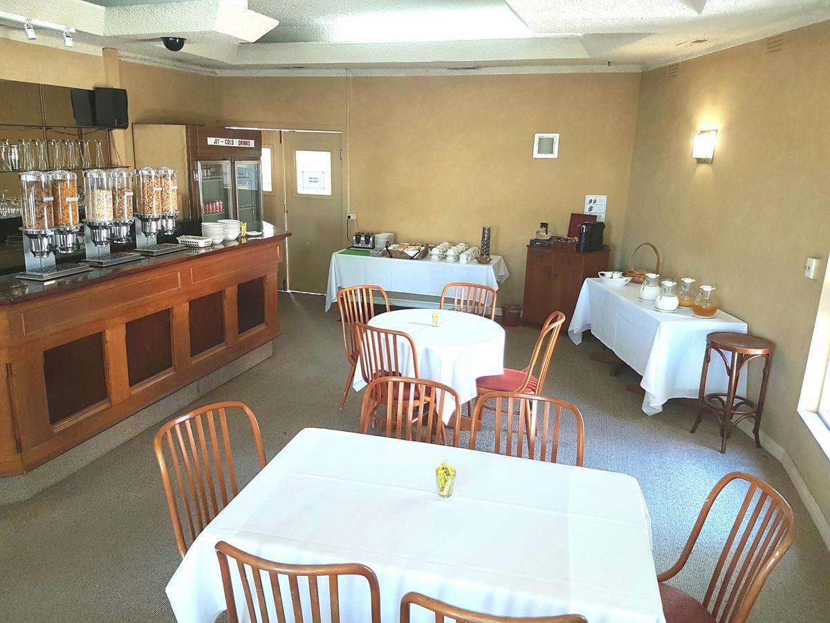 Hotel Cavalier Wantirna South Extérieur photo