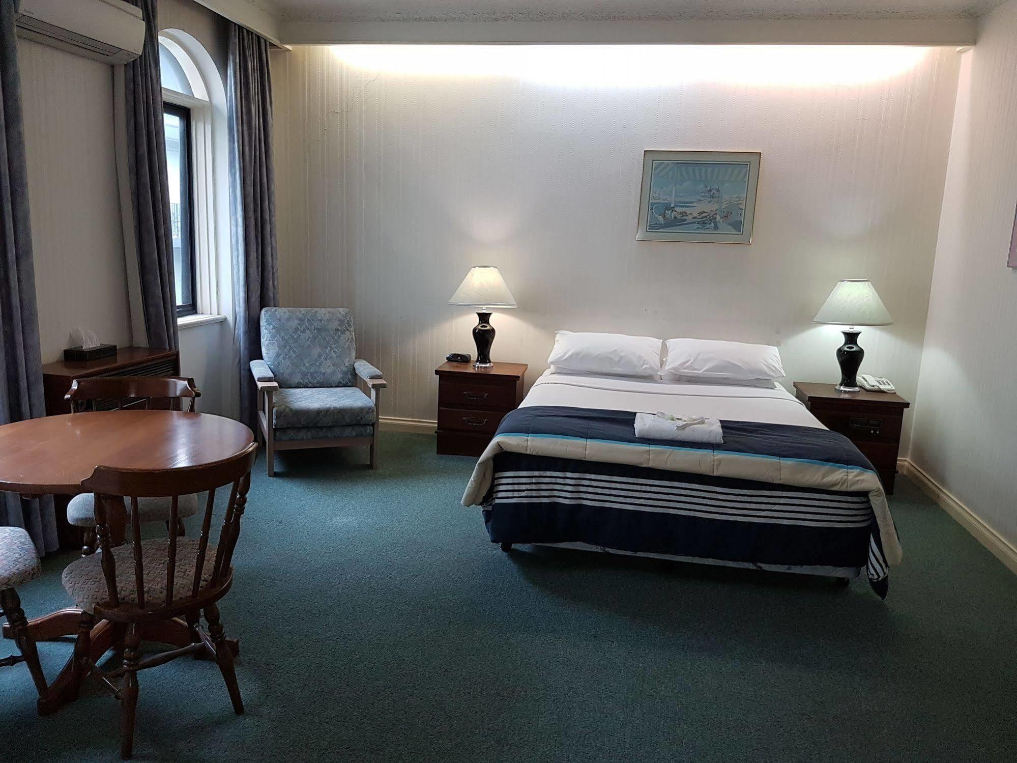 Hotel Cavalier Wantirna South Extérieur photo