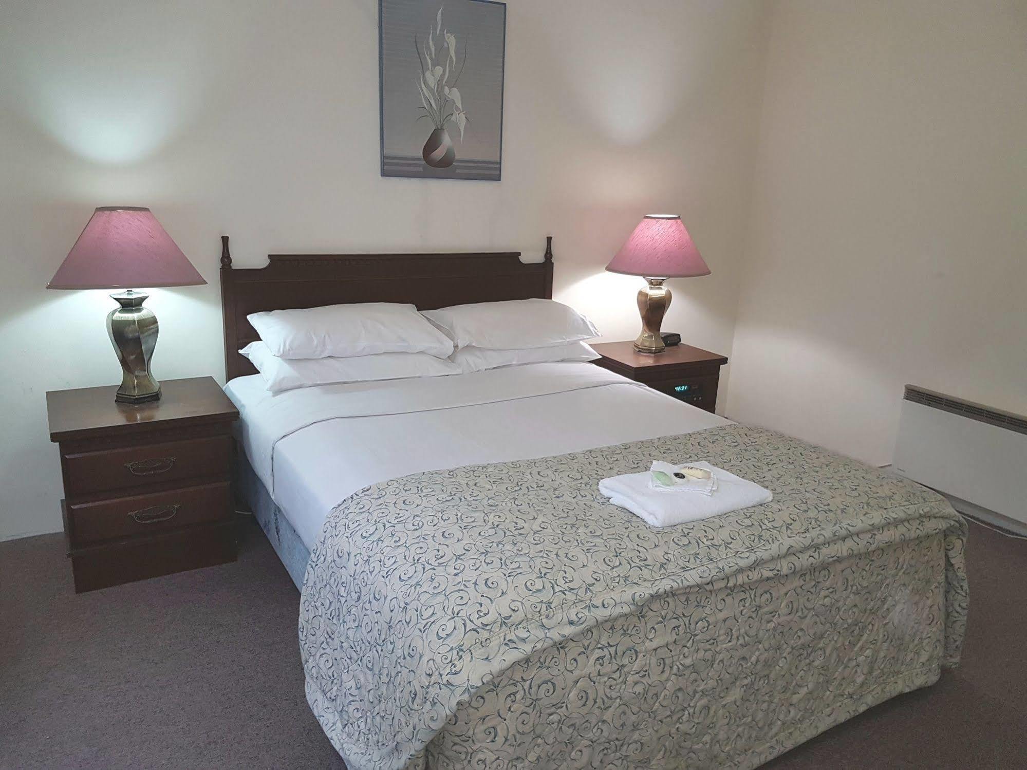 Hotel Cavalier Wantirna South Extérieur photo