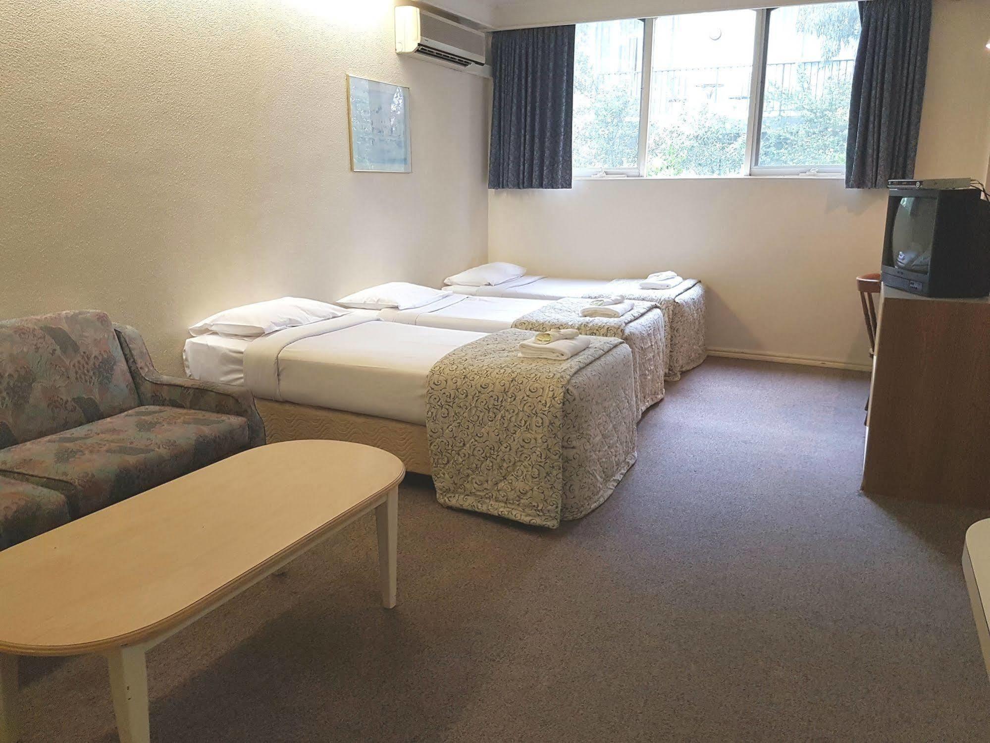 Hotel Cavalier Wantirna South Extérieur photo
