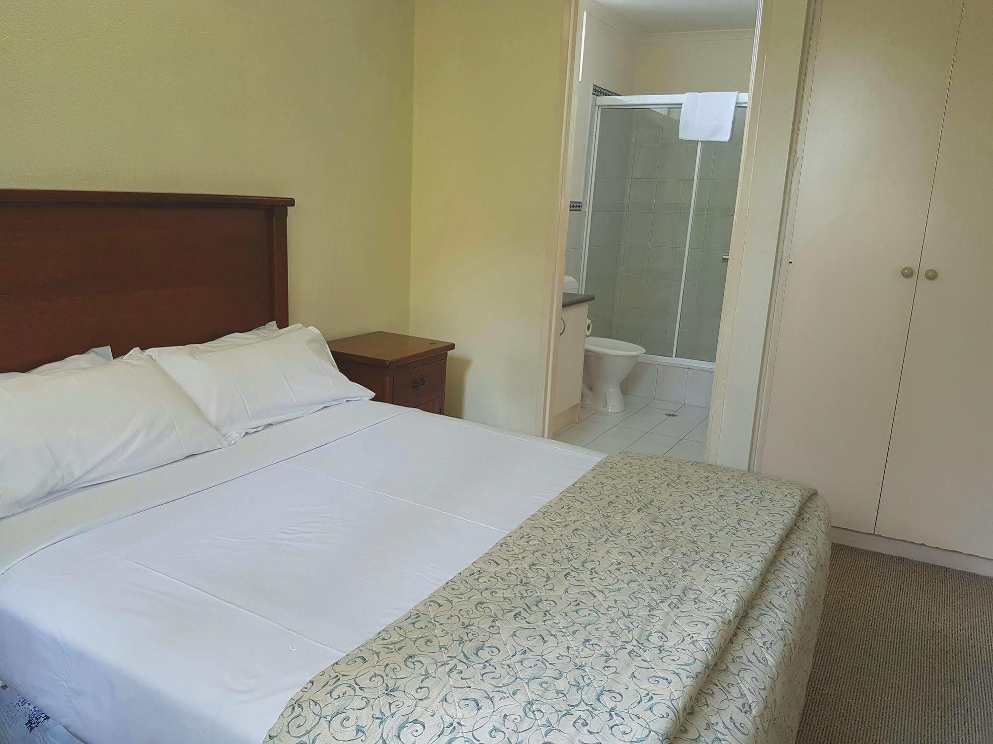 Hotel Cavalier Wantirna South Extérieur photo