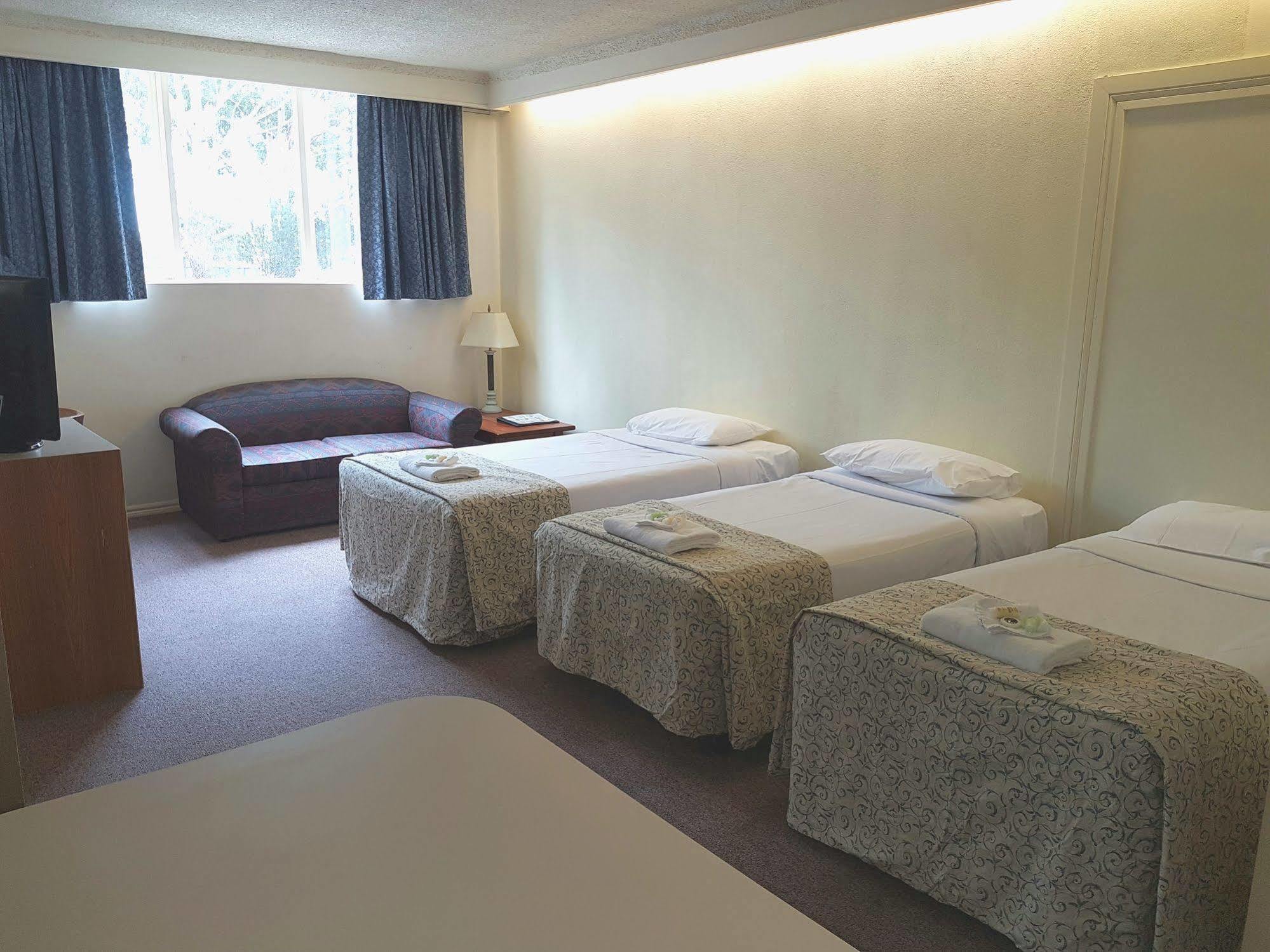 Hotel Cavalier Wantirna South Extérieur photo