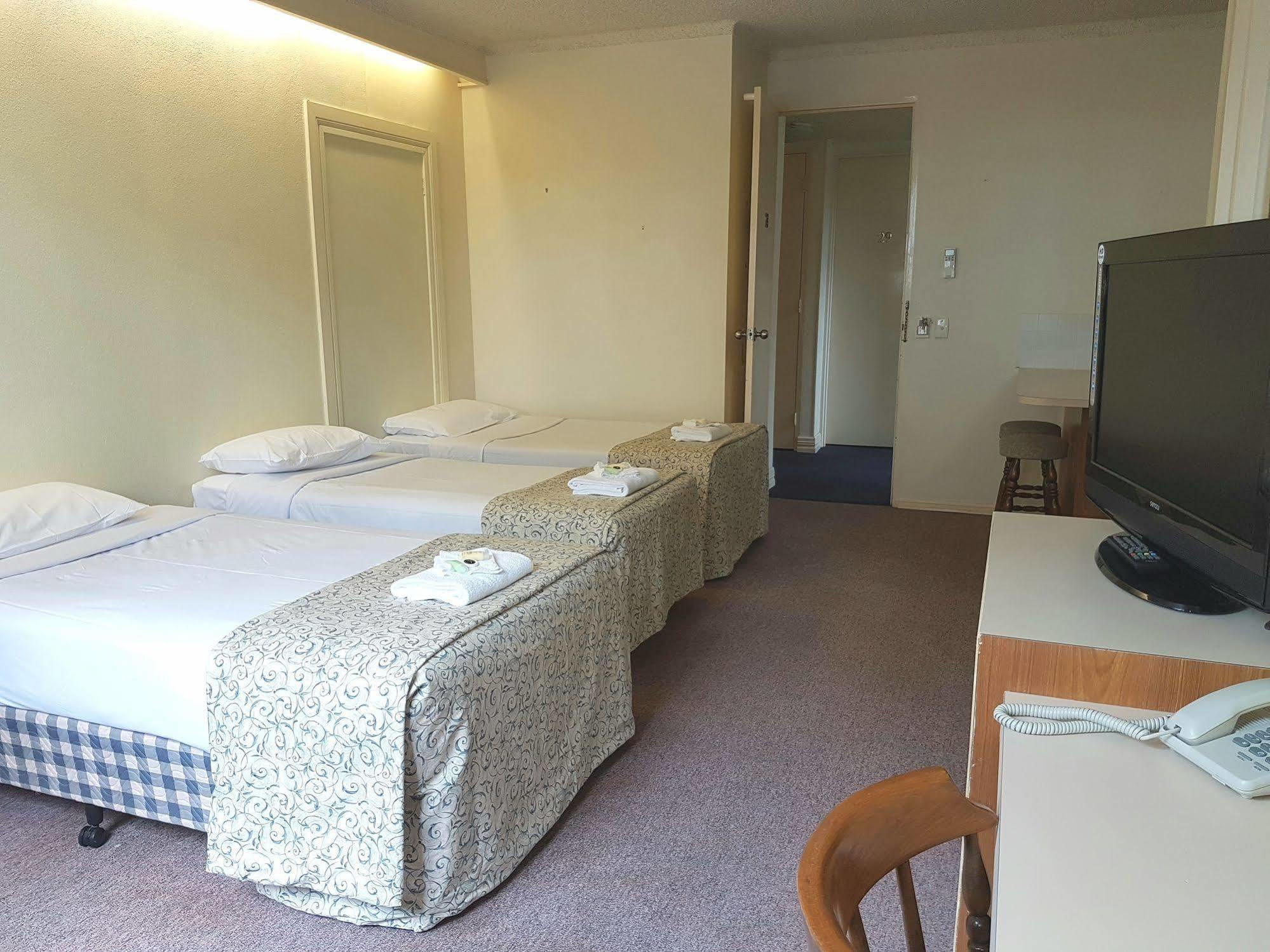 Hotel Cavalier Wantirna South Extérieur photo