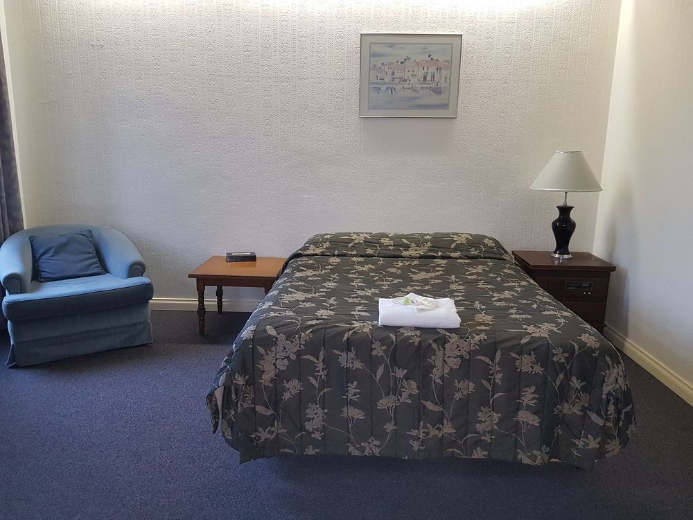 Hotel Cavalier Wantirna South Extérieur photo